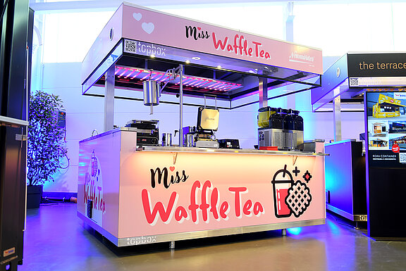 Topbox 29 - "Miss Waffle Tea"